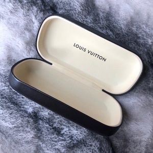 LV SUNGLASSES CASE